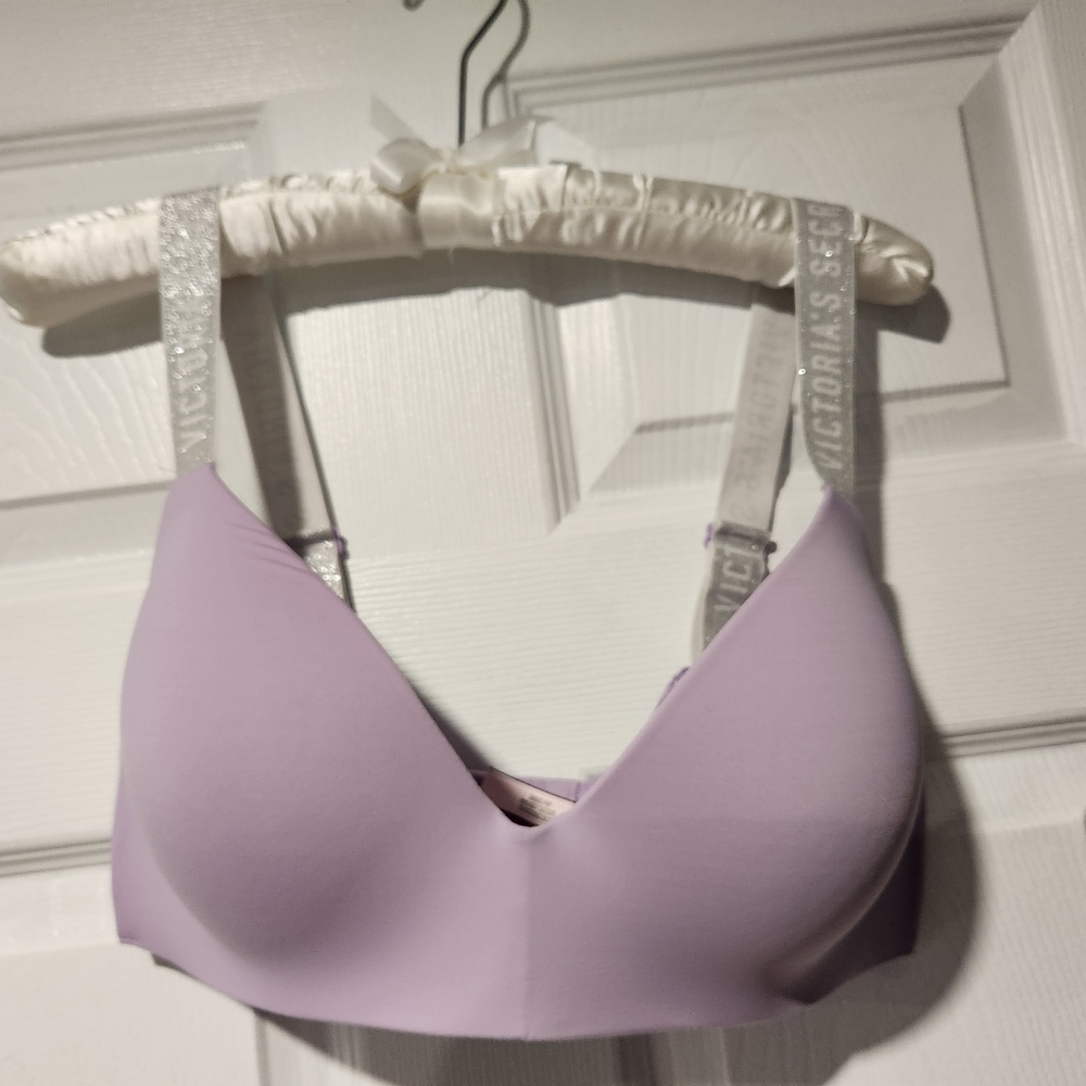 Victoria Secret; Bra, 36D